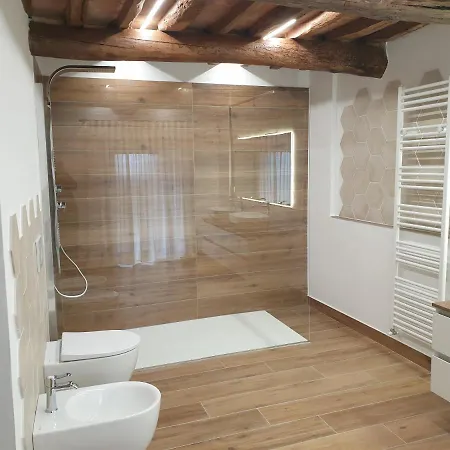 Il Mandorlo كورتونا